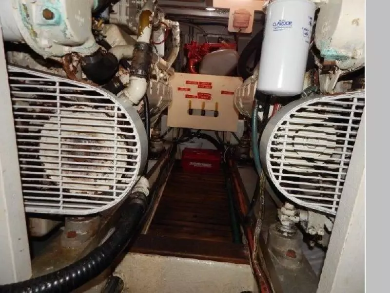 1985 Grand Banks Classic