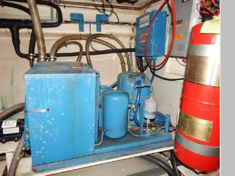 1985 Grand Banks Classic