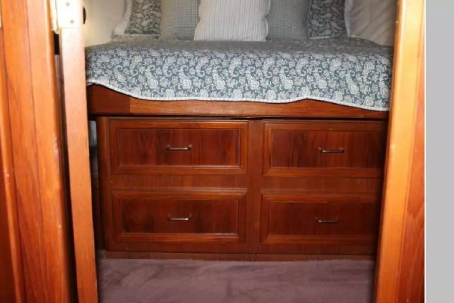 1986 Egg Harbor 41 Convertible