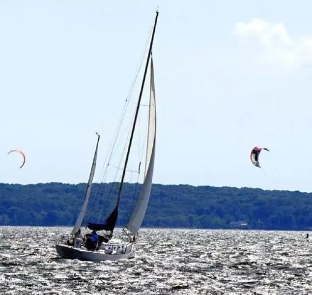 1999 Alerion Express 38 Yawl