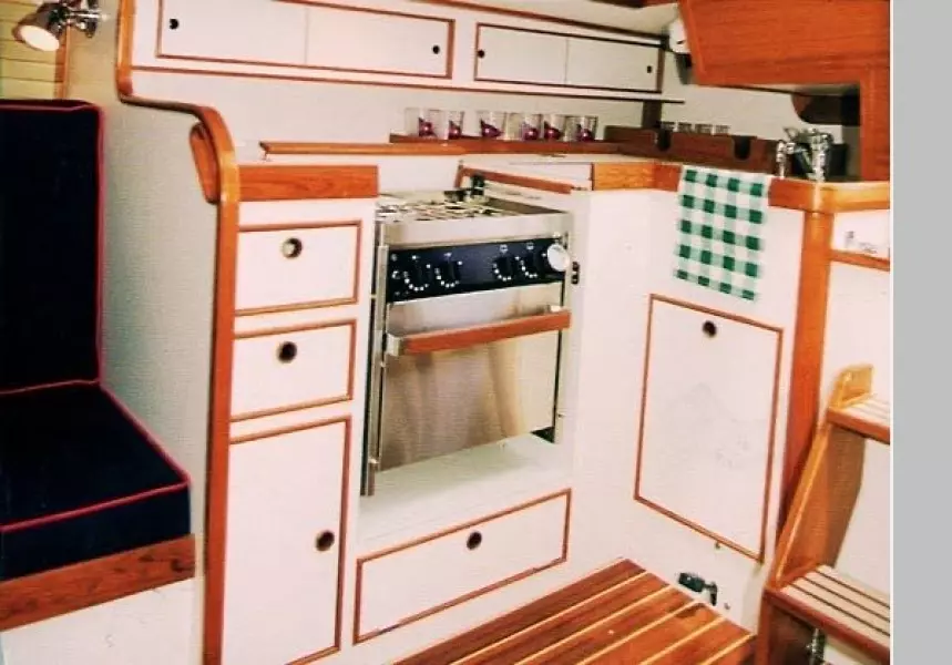 1999 Alerion Express 38 Yawl