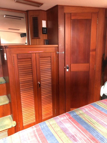 1988 Grand Banks Classic