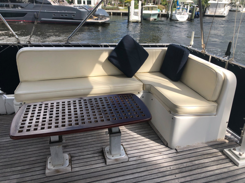 1988 Grand Banks Classic