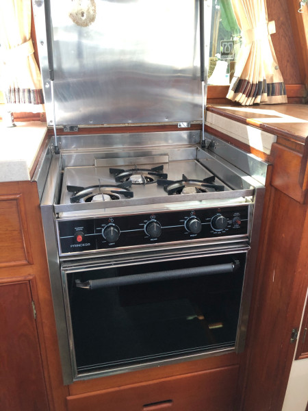 1988 Grand Banks Classic