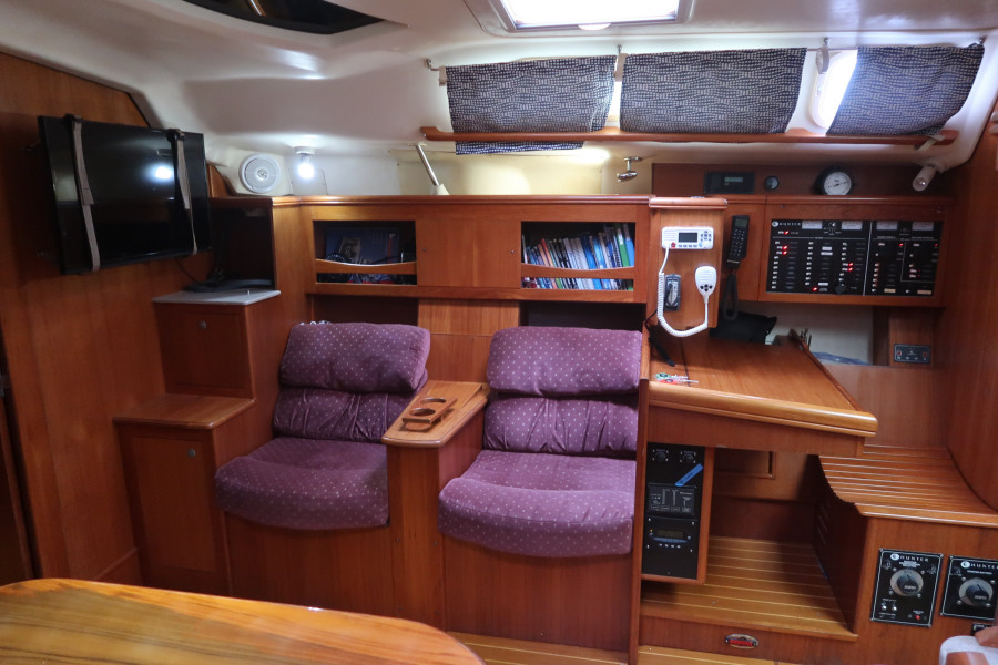 2002 Hunter 460