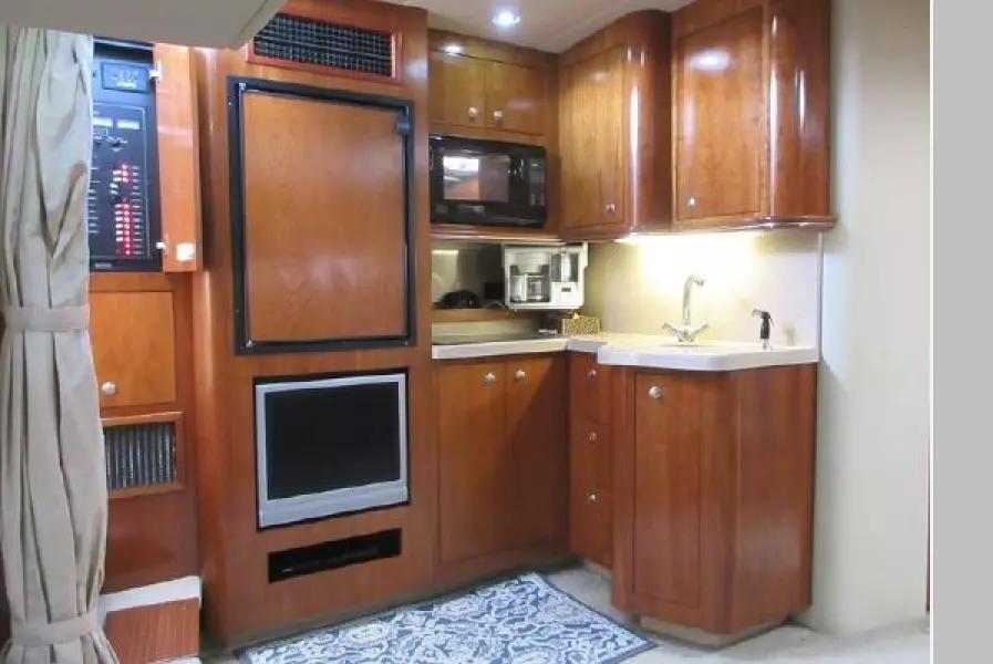 2005 Cruisers Yachts 370 Esprit