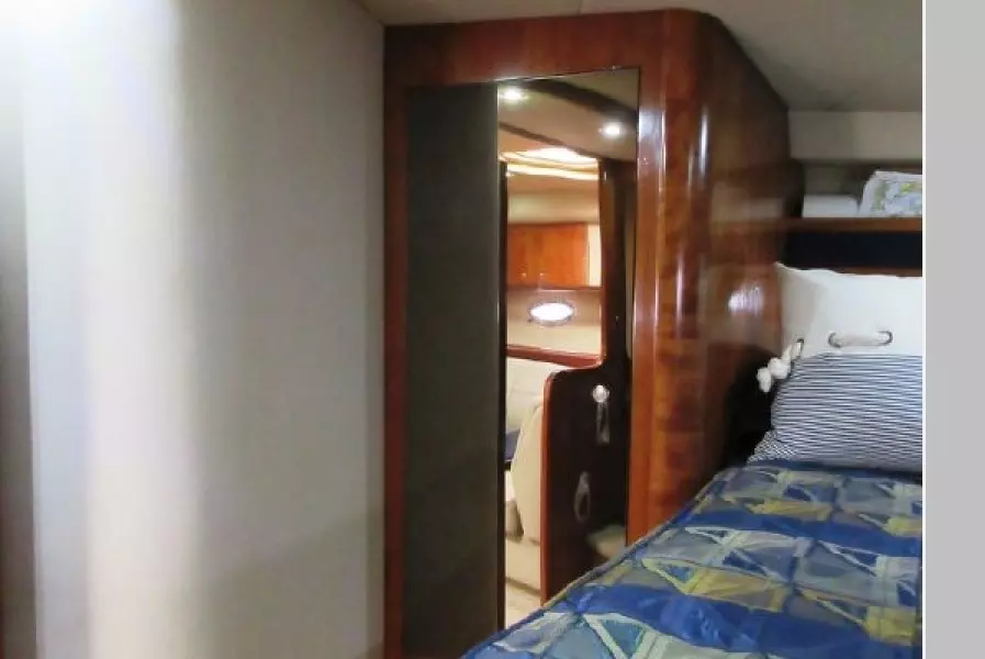 2005 Cruisers Yachts 370 Esprit