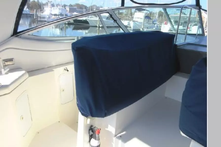 2005 Cruisers Yachts 370 Esprit