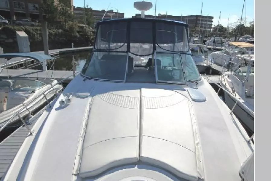 2005 Cruisers Yachts 370 Esprit