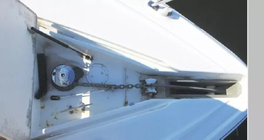2005 Cruisers Yachts 370 Esprit