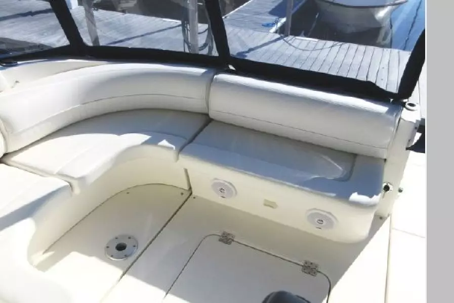 2005 Cruisers Yachts 370 Esprit