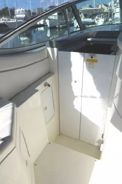 2005 Cruisers Yachts 370 Esprit