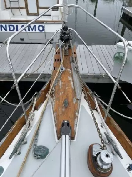 2001 Cape Dory Robinhood 36