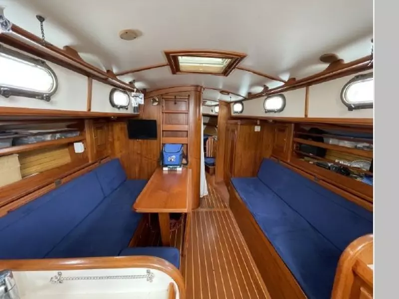 2001 Cape Dory Robinhood 36