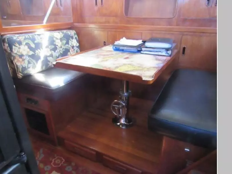 1988 President 35 Double Cabin