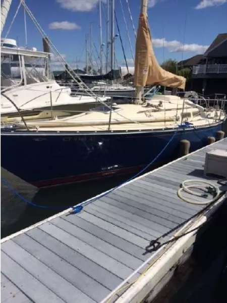 Altara 33ft C amp C Yacht For Sale