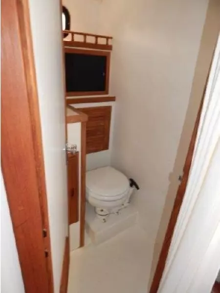 2006 Eastern Casco Bay Flybridge 31