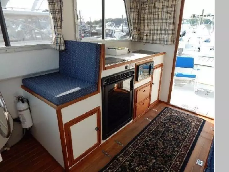 2006 Eastern Casco Bay Flybridge 31