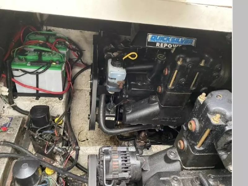 2000 Maxum 2800 SCR