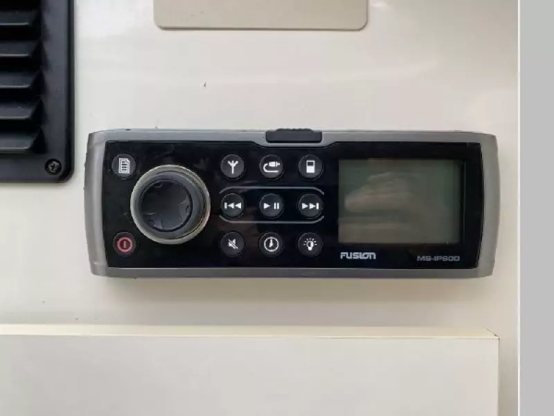 2000 Maxum 2800 SCR