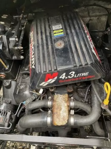 2000 Maxum 2800 SCR