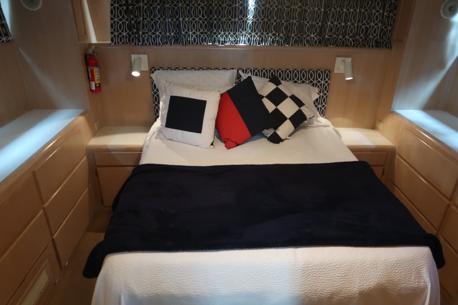 1994 Hatteras 40 Double Cabin