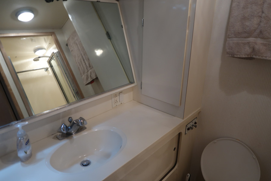 1994 Hatteras 40 Double Cabin