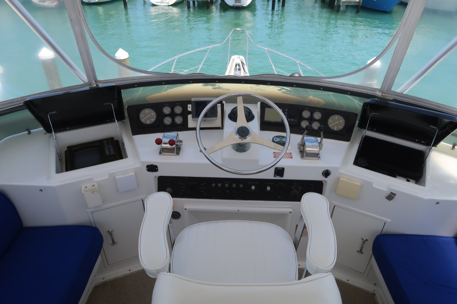 1994 Hatteras 40 Double Cabin