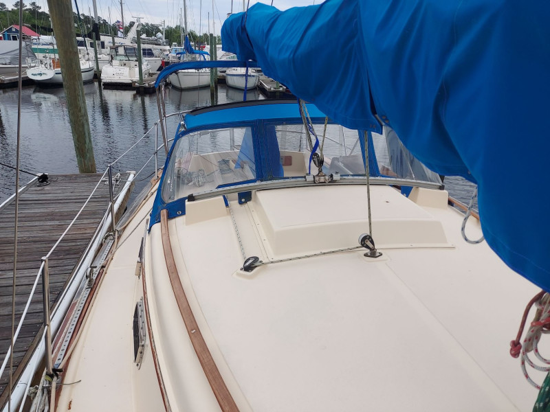 1985 Island Packet 27
