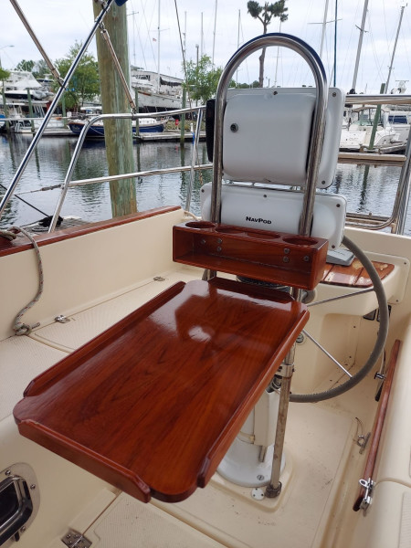 1985 Island Packet 27