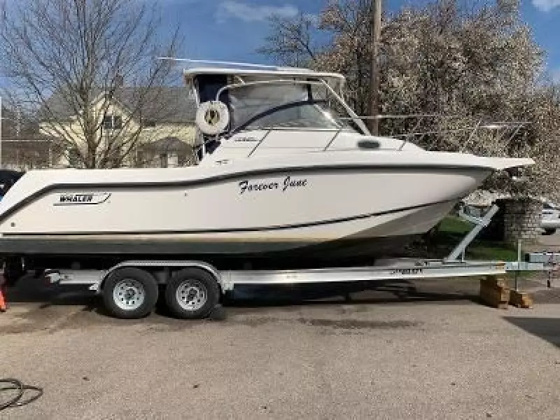 2002 Boston Whaler 