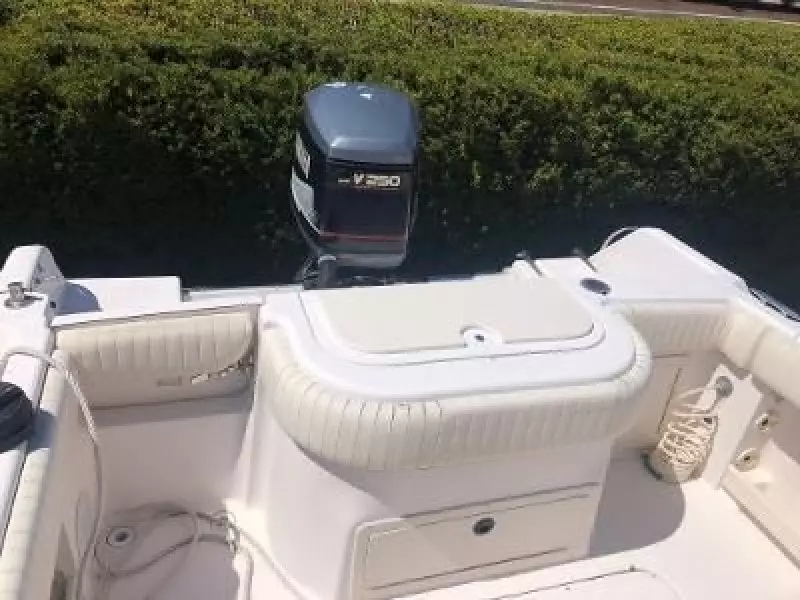 2001 Grady-White 247 Advance