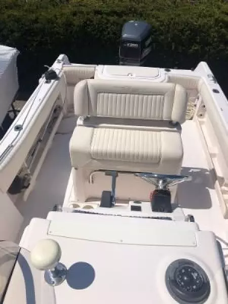 2001 Grady-White 247 Advance