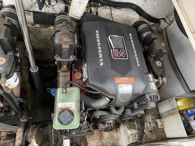 2006 Rinker 320 Express Cruiser