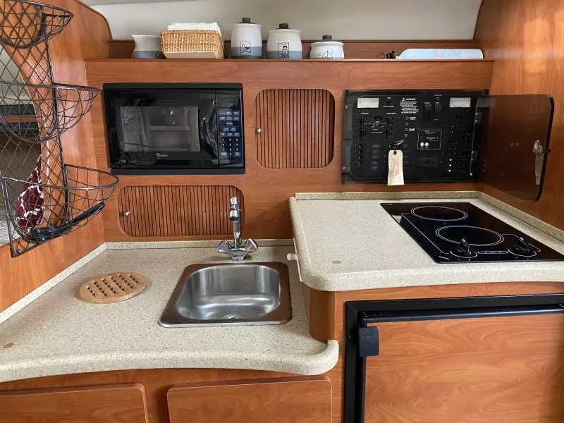 2006 Rinker 320 Express Cruiser