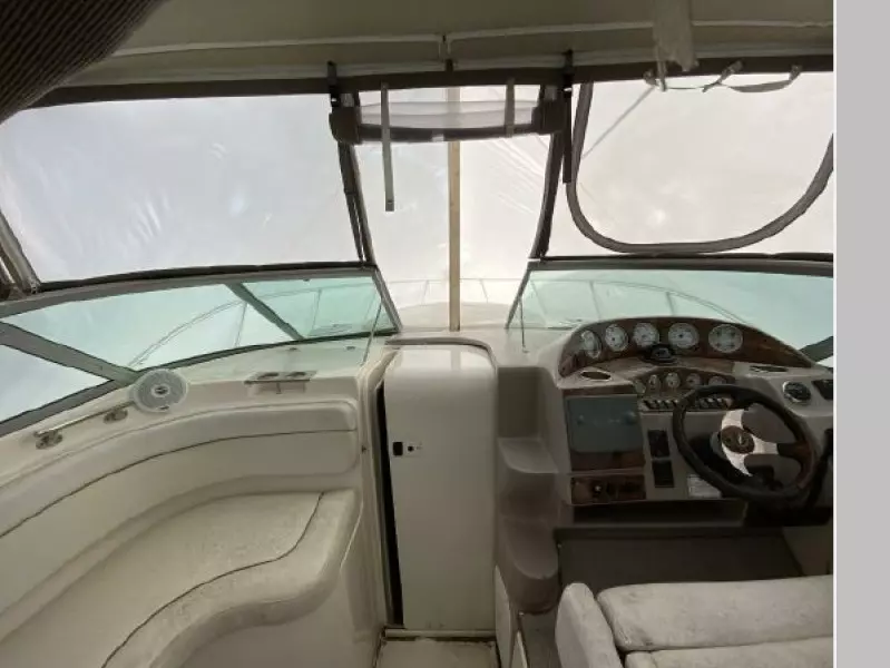2006 Rinker 320 Express Cruiser