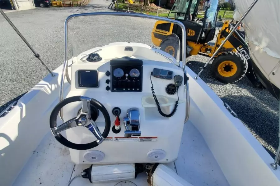 2011 Boston Whaler 180 Dauntless