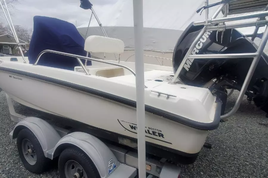 2011 Boston Whaler 180 Dauntless