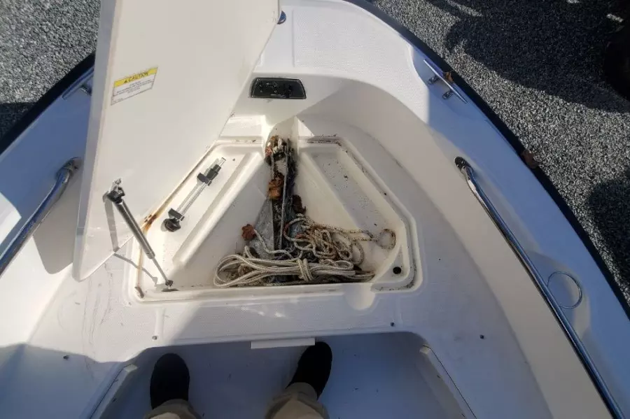 2011 Boston Whaler 180 Dauntless