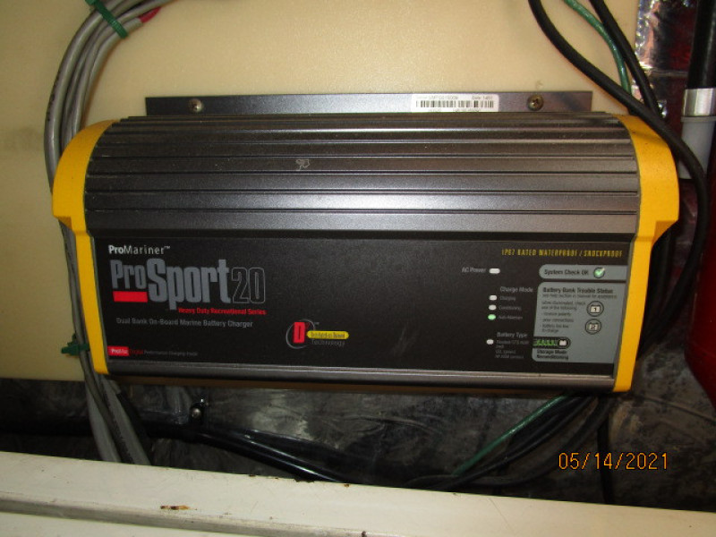 55' Ocean Alexander battery charger1