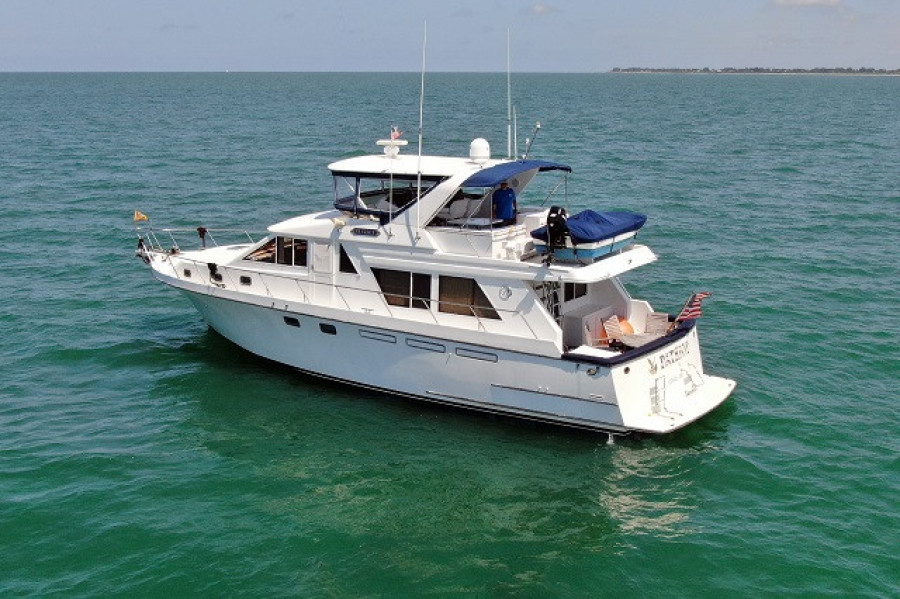 55' Ocean Alexander port aft profile1