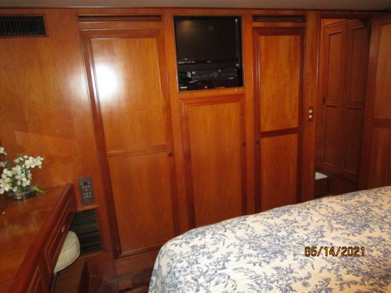 55' Ocean Alexander master stateroom forward