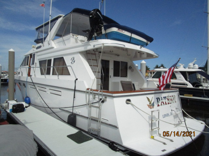 55' Ocean Alexander port aft profile2
