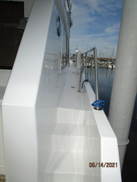 55' Ocean Alexander starboard side deck2
