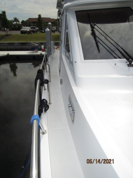 55' Ocean Alexander starboard side deck1