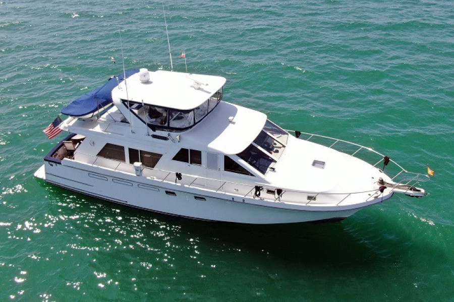 55' Ocean Alexander starboard forward profile
