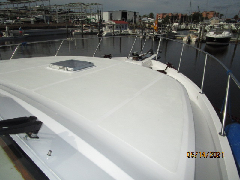 55' Ocean Alexander foredeck2