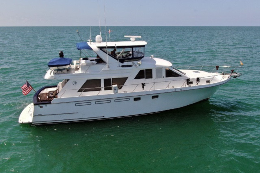 55' Ocean Alexander starboard profile