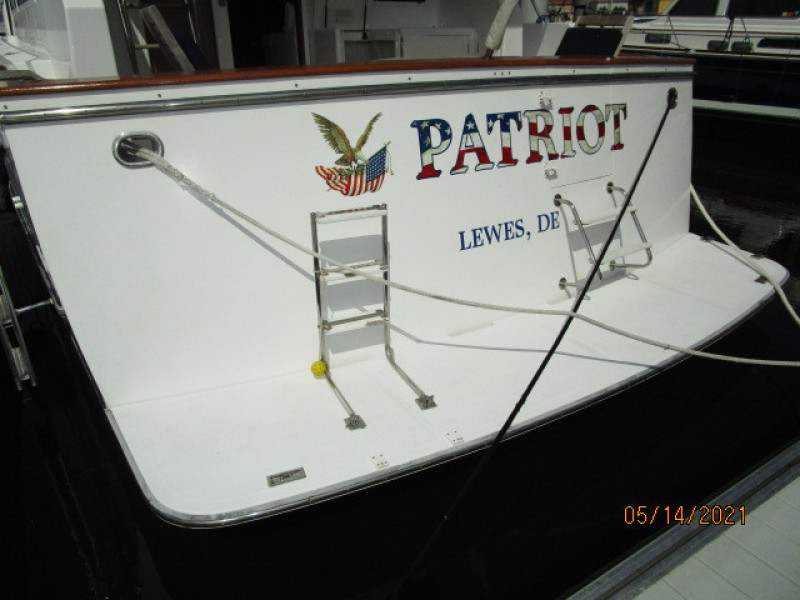 55' Ocean Alexander swimplatform