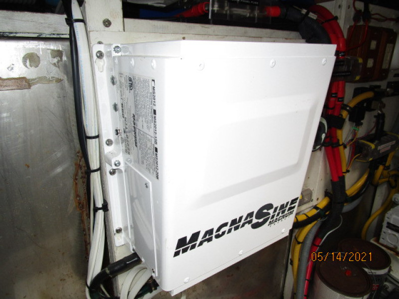 55' Ocean Alexander inverter